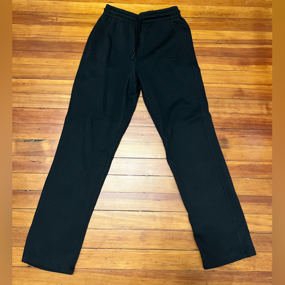 Black sweatpants